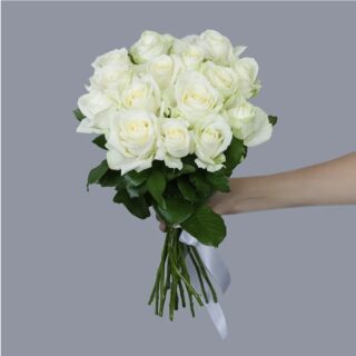 Букет из 31 розы Аваланш 50 см — купить свадебные розы | Gift-Decor