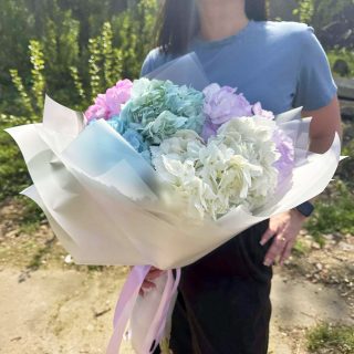 Букет из 5 гортензий микс