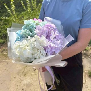 Купить букет из гортензий с доставкой в Москве | Свежие цветы Gift-decor.ru