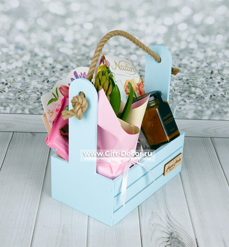 Подарок «Весеннее тепло» в деревянном ящике с гиацинтом и Merci | Купить на 8 марта с открыткой | Gift-Decor.ru Подарок «Весеннее тепло» в деревянном ящике с гиацинтом и Merci | Купить на 8 марта с открыткой | Gift-Decor.ru