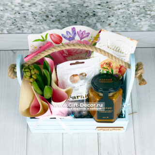 Подарок «Весеннее тепло» в деревянном ящике с гиацинтом и Merci | Купить на 8 марта с открыткой | Gift-Decor.ru Подарок «Весеннее тепло» в деревянном ящике с гиацинтом и Merci | Купить на 8 марта с открыткой | Gift-Decor.ru