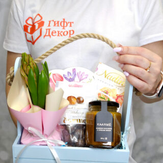 Подарок «Весеннее тепло» в деревянном ящике с гиацинтом и Merci | Купить на 8 марта с открыткой | Gift-Decor.ru Подарок «Весеннее тепло» в деревянном ящике с гиацинтом и Merci | Купить на 8 марта с открыткой | Gift-Decor.ru