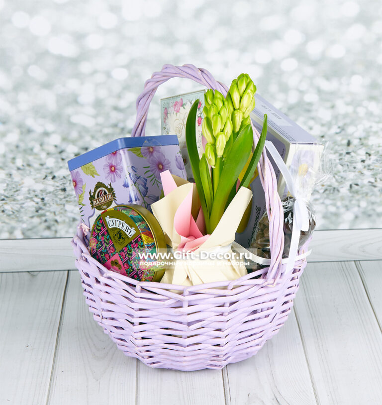 Подарочная корзина на 8 марта с живым гиацинтом и печеньем Ambrosiana | Купить с доставкой | Gift-Decor.ru Подарочная корзина на 8 марта с живым гиацинтом и печеньем Ambrosiana | Купить с доставкой | Gift-Decor.ru