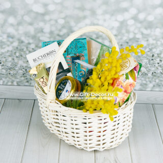 Подарочная корзина на 8 марта «Парижское очарование» с фуагра и Merci | Купить премиальный набор женщине | Gift-Decor.ru Подарочная корзина на 8 марта «Парижское очарование» с фуагра и Merci | Купить премиальный набор женщине | Gift-Decor.ru