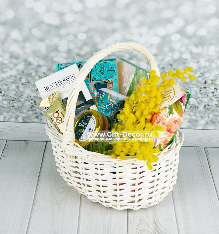 Подарочная корзина на 8 марта «Парижское очарование» с фуагра и Merci | Купить премиальный набор женщине | Gift-Decor.ru Подарочная корзина на 8 марта «Парижское очарование» с фуагра и Merci | Купить премиальный набор женщине | Gift-Decor.ru