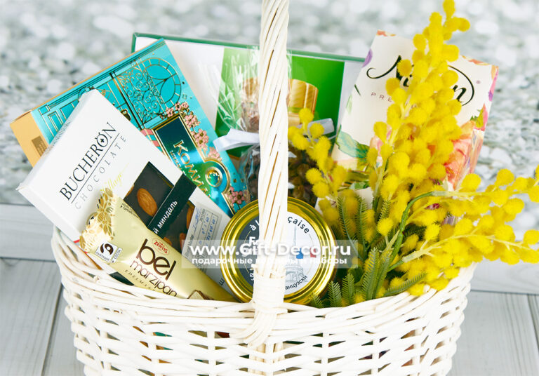Подарочная корзина на 8 марта «Парижское очарование» с фуагра и Merci | Купить премиальный набор женщине | Gift-Decor.ru Подарочная корзина на 8 марта «Парижское очарование» с фуагра и Merci | Купить премиальный набор женщине | Gift-Decor.ru