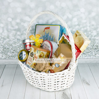 VIP подарочная корзина на 8 марта купить | Эксклюзивный набор Sorini Milano, Reber Mozart, кофе Illy и фуагра | Gift-Decor.ru VIP подарочная корзина на 8 марта купить | Эксклюзивный набор Sorini Milano, Reber Mozart, кофе Illy и фуагра | Gift-Decor.ru