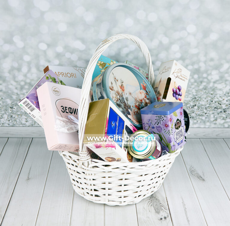 Купить подарочную корзину с конфетами My Dubai фисташковые и Вдохновение | Набор с зефиром, печеньем и мёдом | Gift-Decor.ru