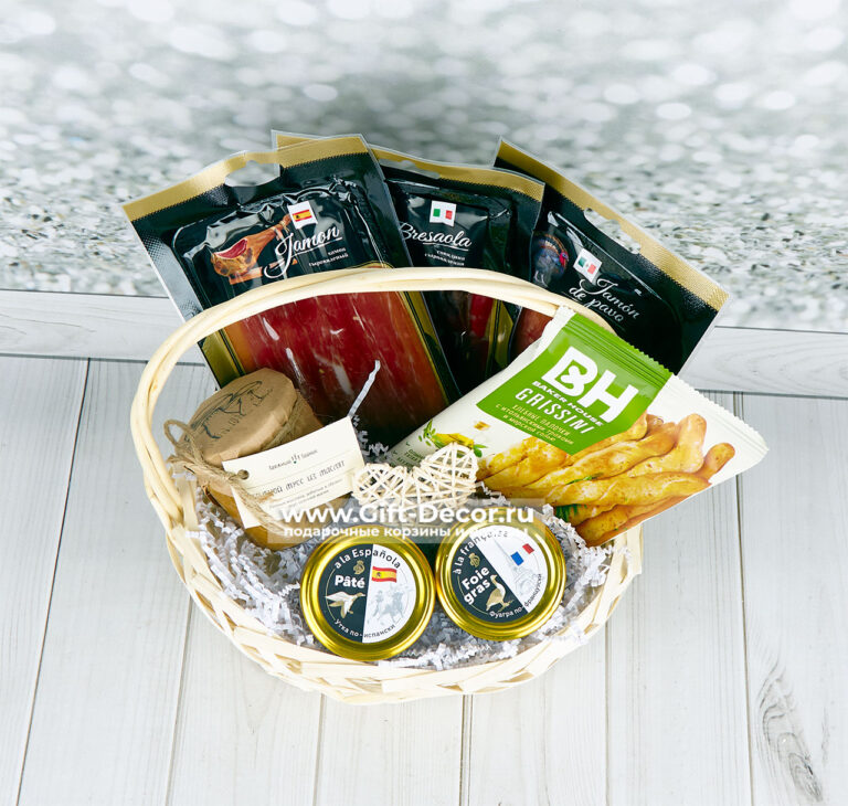 Романтическая корзина «Европейское свидание» | Фуа-гра, хамон, гриссини | Gift-Decor