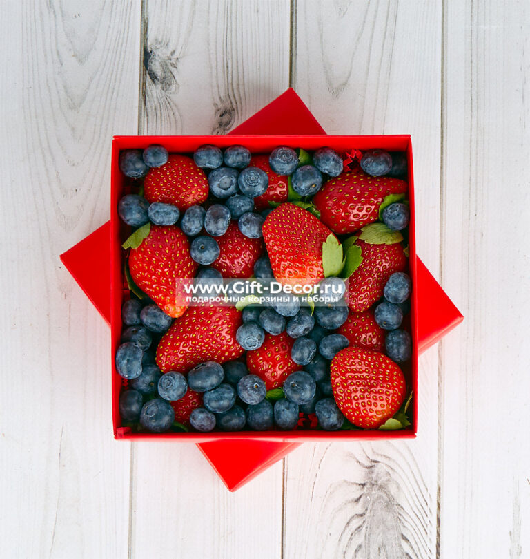 Ягодный набор «Два оттенка любви»