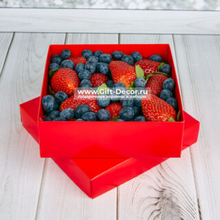Ягодный набор «Два оттенка любви»