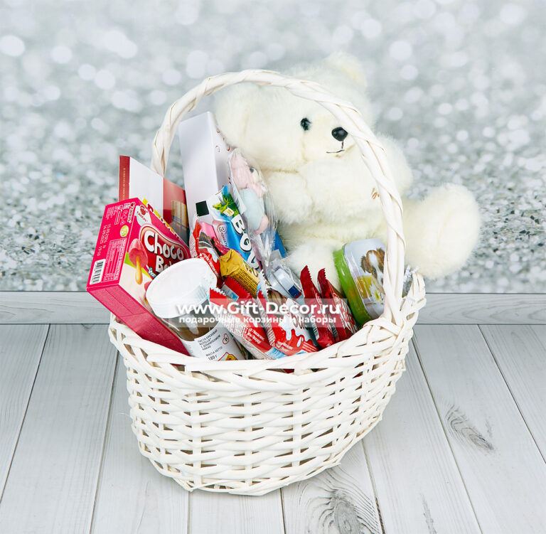 Роскошная сладкая корзина «Медвежье объятие»