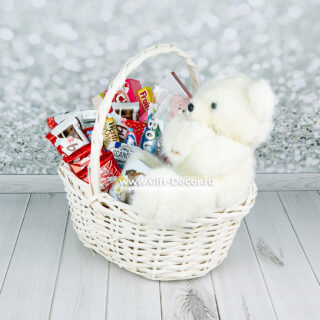 Роскошная сладкая корзина «Медвежье объятие»