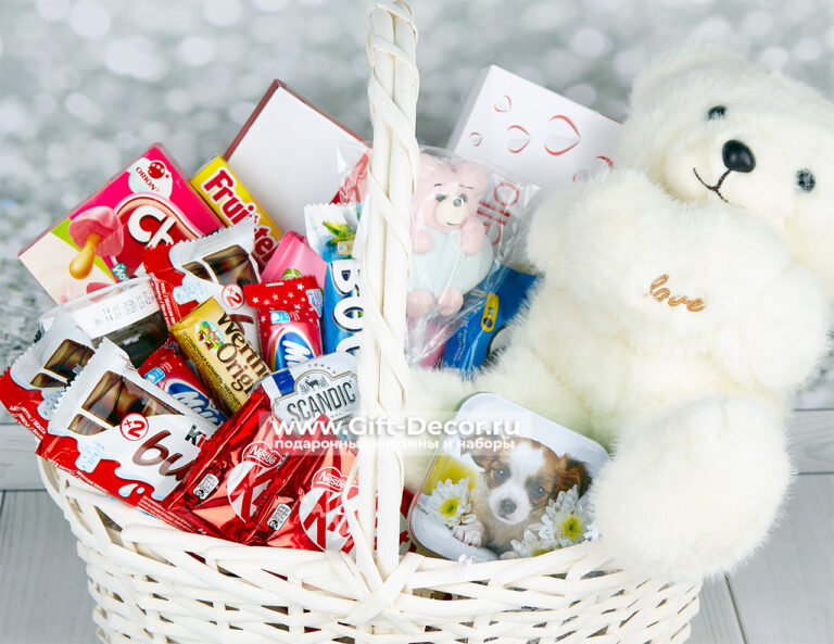 Роскошная сладкая корзина «Медвежье объятие»
