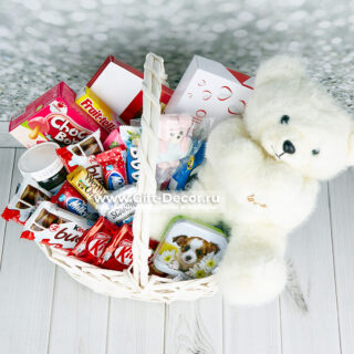 Роскошная сладкая корзина «Медвежье объятие»