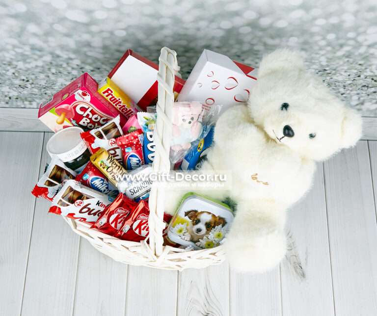 Роскошная сладкая корзина «Медвежье объятие»