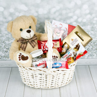 Подарочная корзина сладостей с конфетами Ferrero Rocher, Raffaello, Nutella и плюшевым мишкой