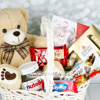 Сладкая корзина «Медвежья нежность»