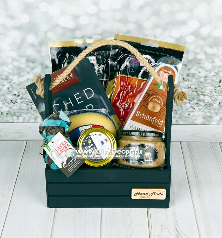 Изысканный набор сыров в миниатюре с фуагра в деревянном ящике – подарок Изысканный набор сыров в миниатюре с фуагра в деревянном ящике – подарок