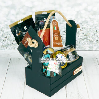 Изысканный набор сыров в миниатюре с фуагра в деревянном ящике – подарок Изысканный набор сыров в миниатюре с фуагра в деревянном ящике – подарок