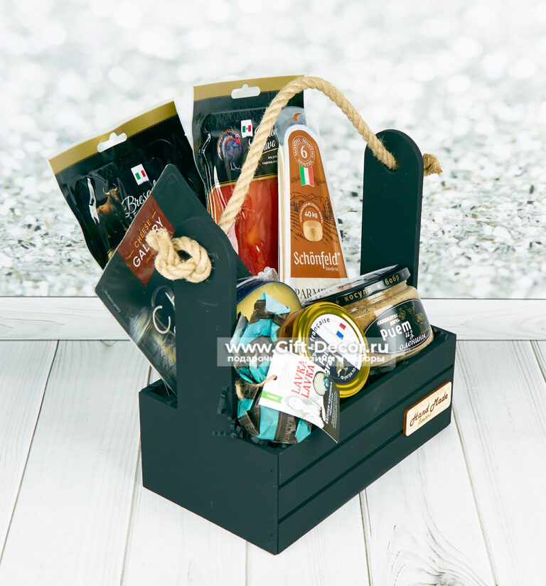 Изысканный набор сыров в миниатюре с фуагра в деревянном ящике – подарок Изысканный набор сыров в миниатюре с фуагра в деревянном ящике – подарок