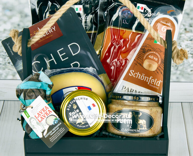 Изысканный набор сыров в миниатюре с фуагра в деревянном ящике – подарок Изысканный набор сыров в миниатюре с фуагра в деревянном ящике – подарок