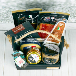 Изысканный набор сыров в миниатюре с фуагра в деревянном ящике – подарок Изысканный набор сыров в миниатюре с фуагра в деревянном ящике – подарок