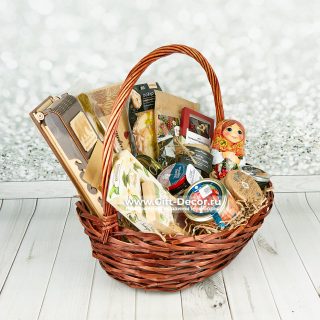 Гастрономическая корзина «От всей души. Russian Corporate Gift» — премиальный подарок иностранному партнёру