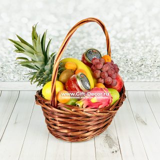 Фруктовая корзина с икрой «Классическая»