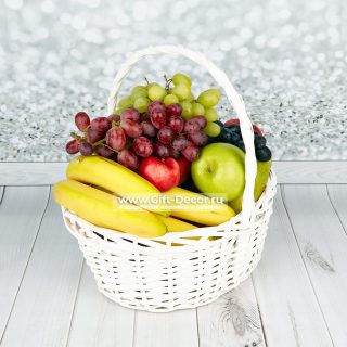 Фруктовая корзина 5 кг с яблоками, грушами, цитрусовыми и виноградом.