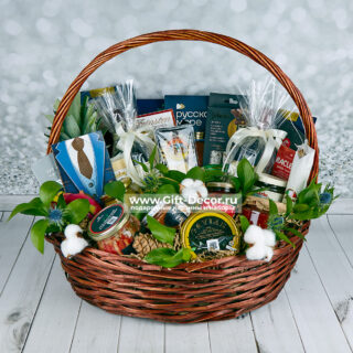 Статусный подарок Альманах гурмана в большой корзине 55х44 см с чёрной икрой 250 г, красной икрой 500 г, камчатским крабом и праздничным бантом.