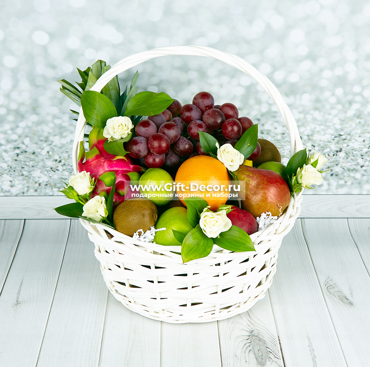 Корзина с фруктами Апрель 5.5 кг вид сверху Gift-decor.ru