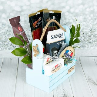 Купить подарочный набор сыров и хамона в ящике | Доставка Москва gift-decor.ru