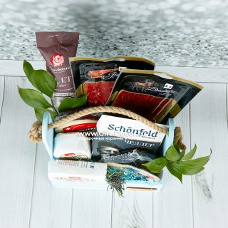 Купить подарочный набор сыров и хамона в ящике | Доставка Москва gift-decor.ru