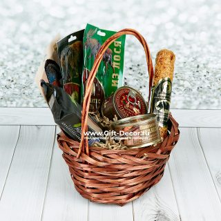 Купить корзину «Мясной спецназ» с медведем и кабаном | gift-decor.ru