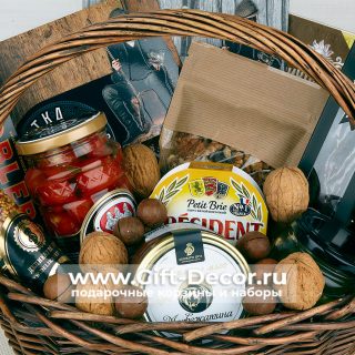 Подарочная корзина “Виктор”