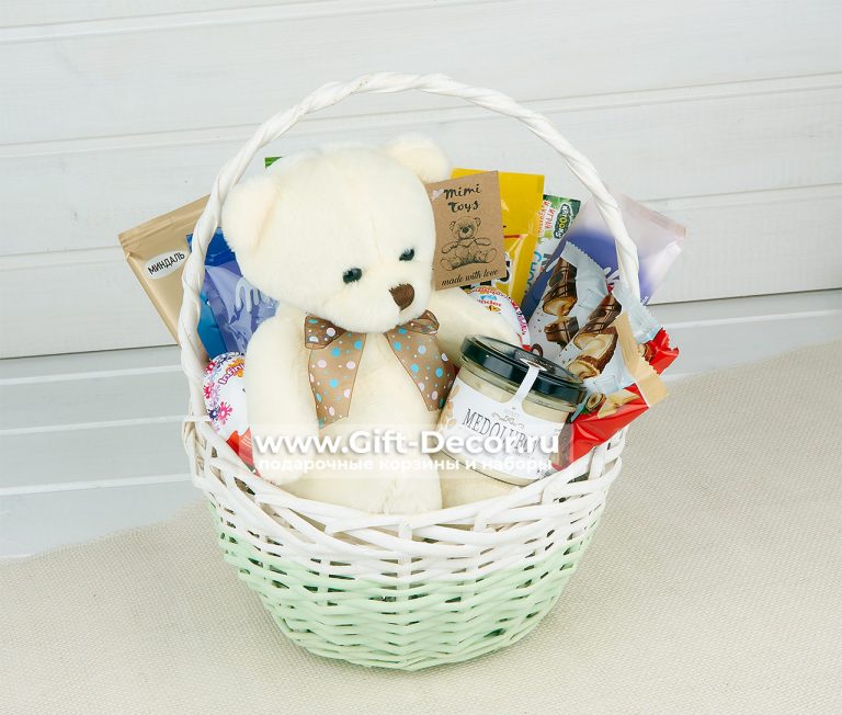 Подарочная корзина “Sweet Teddy”