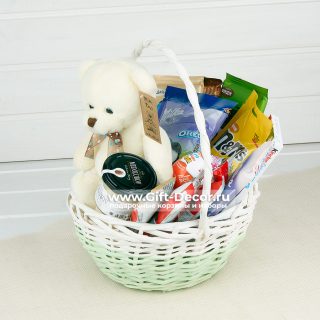 Подарочная корзина “Sweet Teddy”