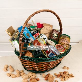 Гастрономическая корзина “Деликатесов”