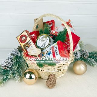 Новогодняя корзина “Рассвет”