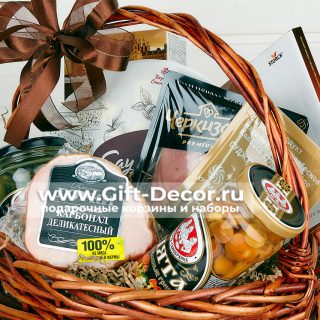 Подарочная корзина “Ко дню Защитника”