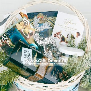 Новогодняя корзина “Северный олень”