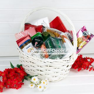 Подарочная корзина “Май”