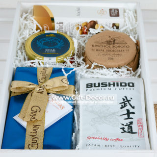 Подарочный набор “С кофе, икрой и крабом”