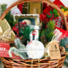 Новогодняя корзина с кофе и конфетами "Santa"