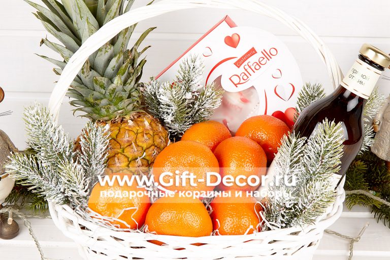 Подарочная корзина “Снежный Ананас”