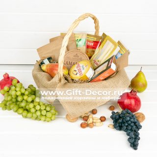 Подарочная корзина “Мисс Сырная”