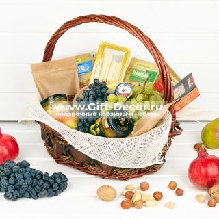 Подарочная корзина “Мистер Сыр”