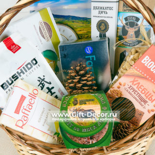 Корзина с продуктами, конфетами и кофе “Клад”