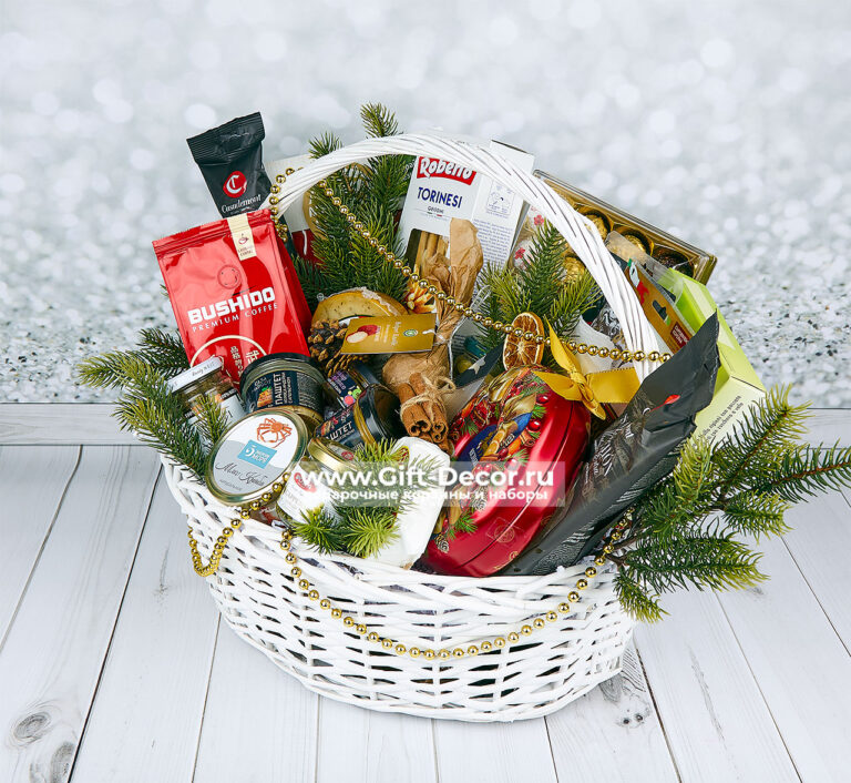 Новогодняя корзина “Парад вкуса”